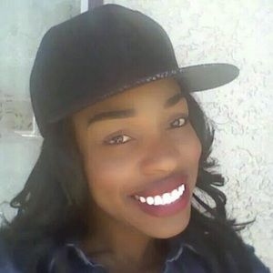 Meet your Posher, April